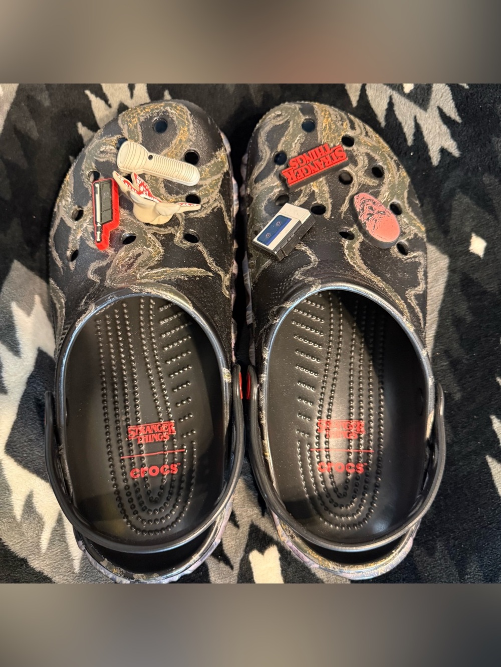 Crocs X Stranger Things - Picture 2 of 8